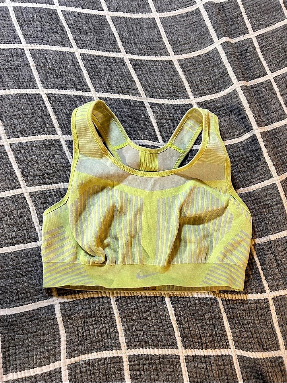 Nike Striped Sports Bra in Yellow Size Medium